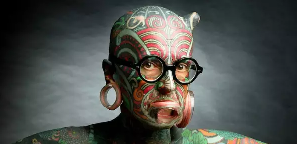 史上最爲喪心病狂的身體整形，原來普通整形的口味是如此淡雅